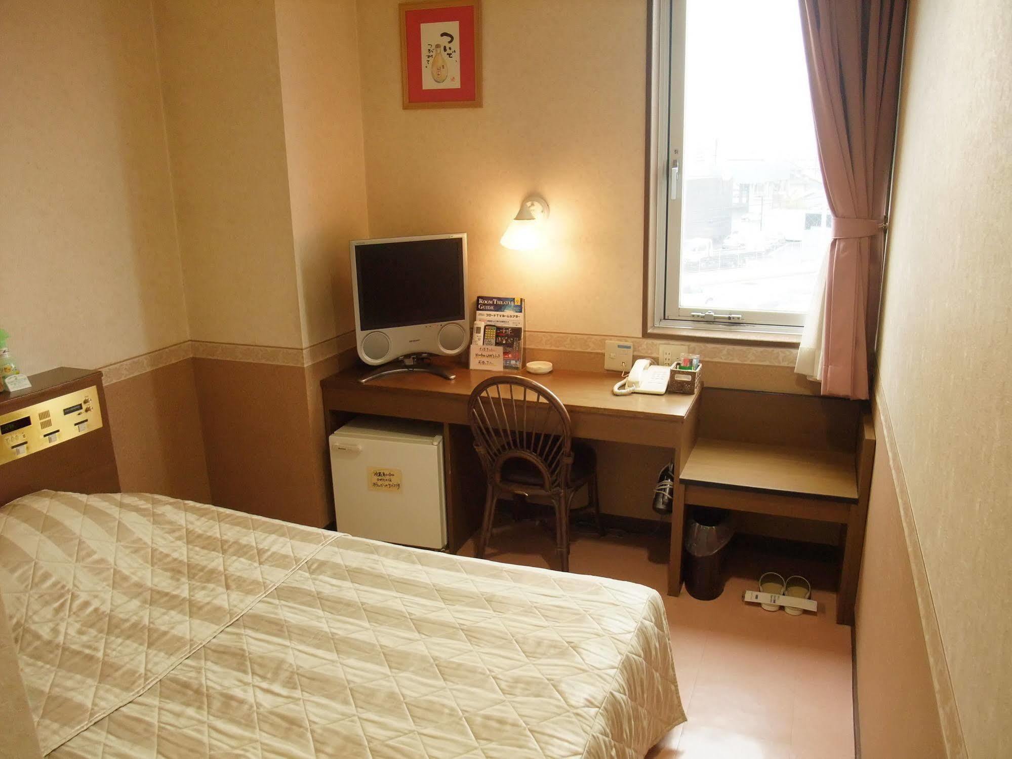 Maebashi Business Hotel Luka Экстерьер фото