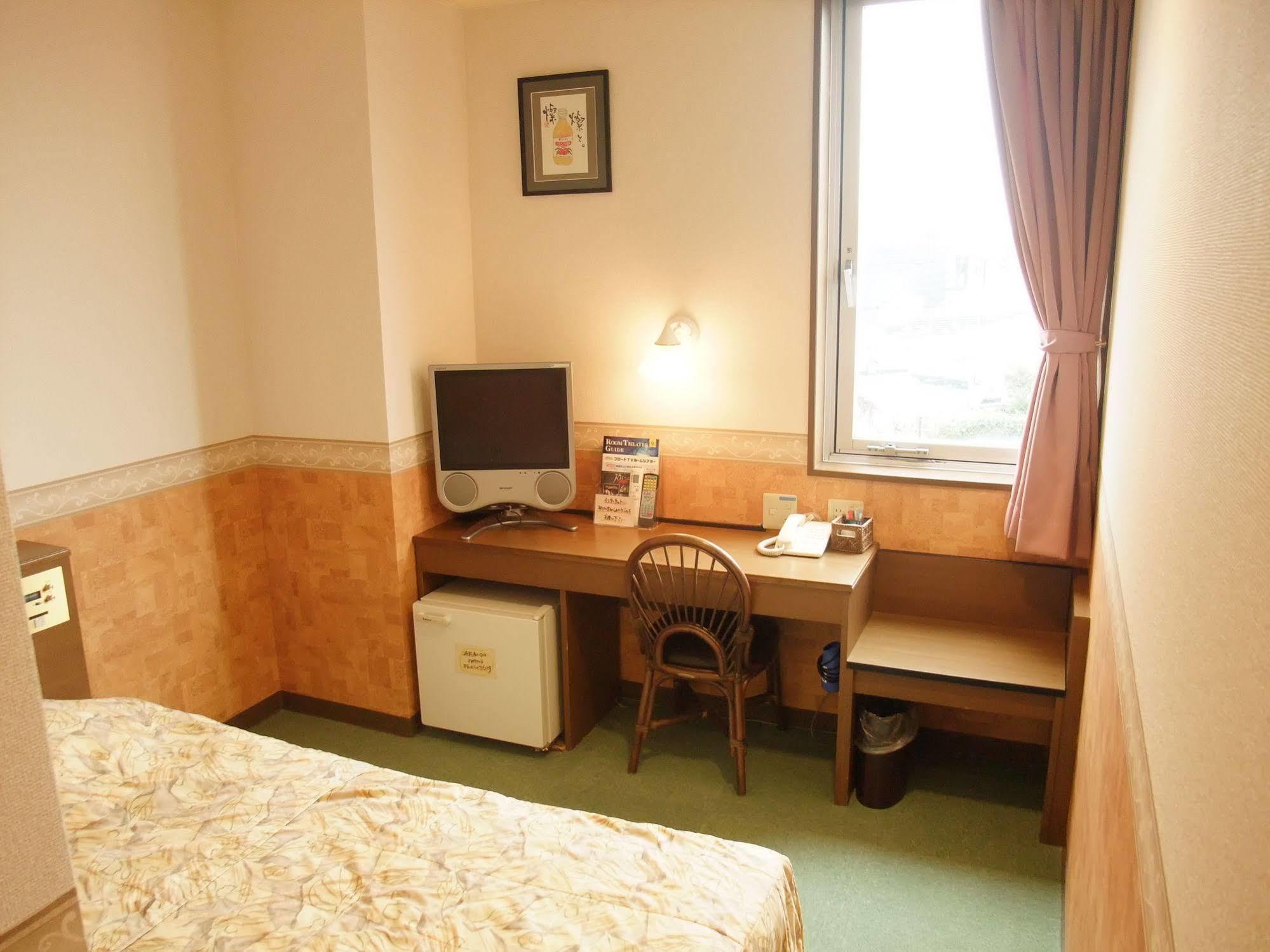 Maebashi Business Hotel Luka Экстерьер фото